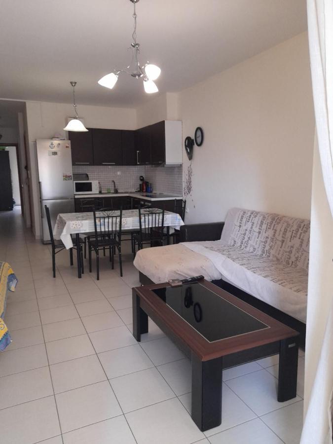Christina Apartment Νεα Περαμοσ Néa Péramos Buitenkant foto