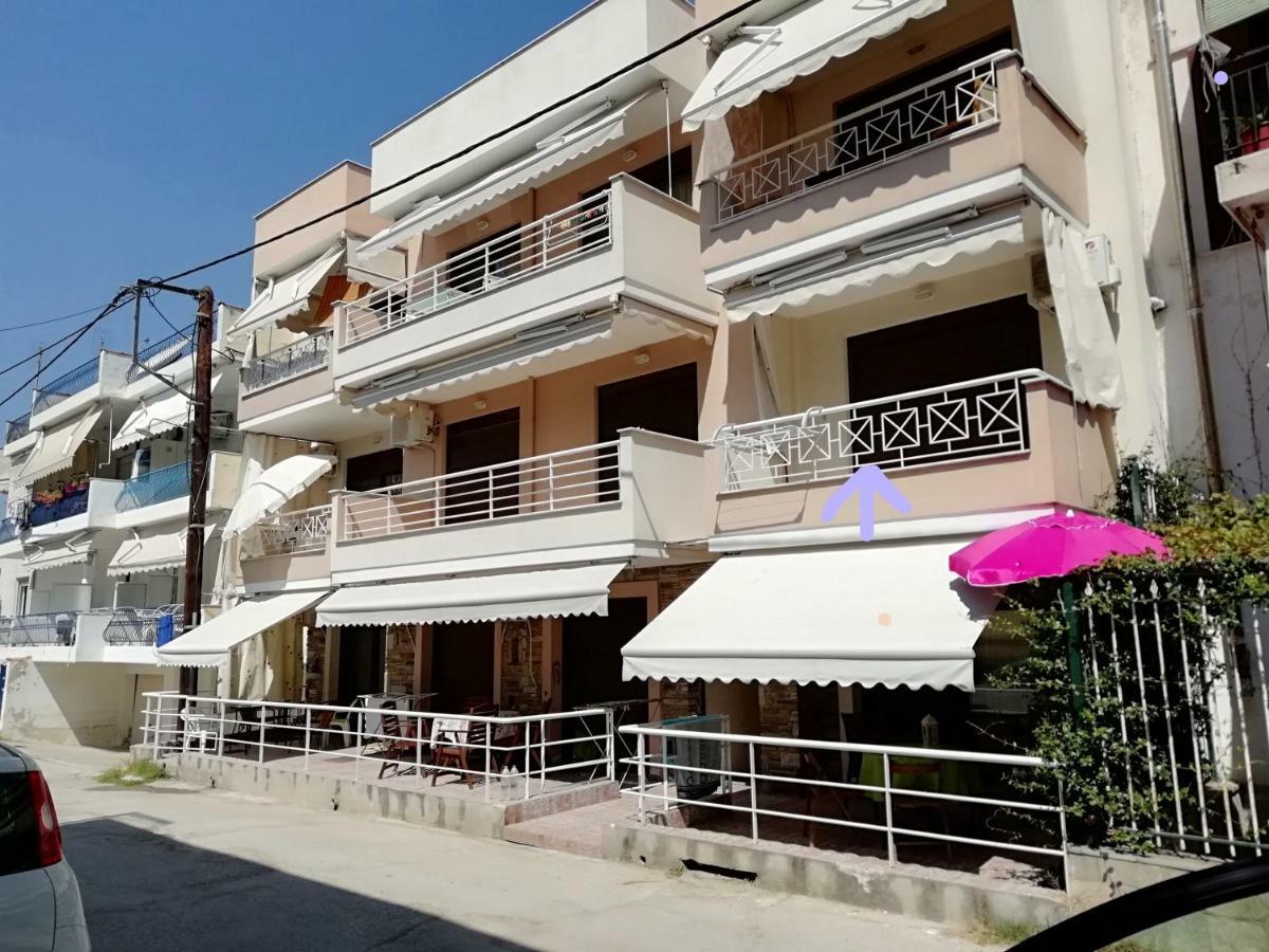 Christina Apartment Νεα Περαμοσ Néa Péramos Buitenkant foto